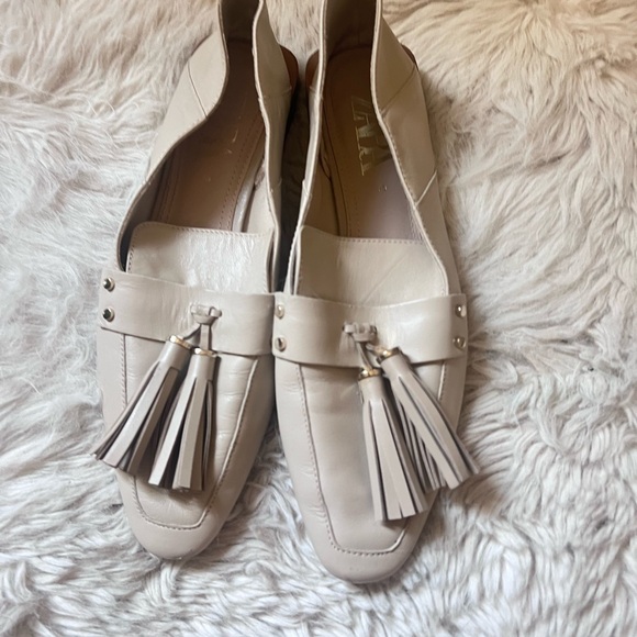 Beige/cream loafer shoes from Zara. Very soft and comfortable. - Picture 6 of 6